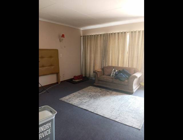 4 BEDROOM HOUSE FOR SALE IN PETERSFIELD